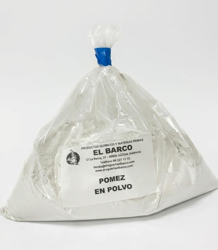 Bolsa transparente con 1 kg de polvo blanco de piedra pómez, cerrada con cinta azul y etiqueta de la marca El Barco.