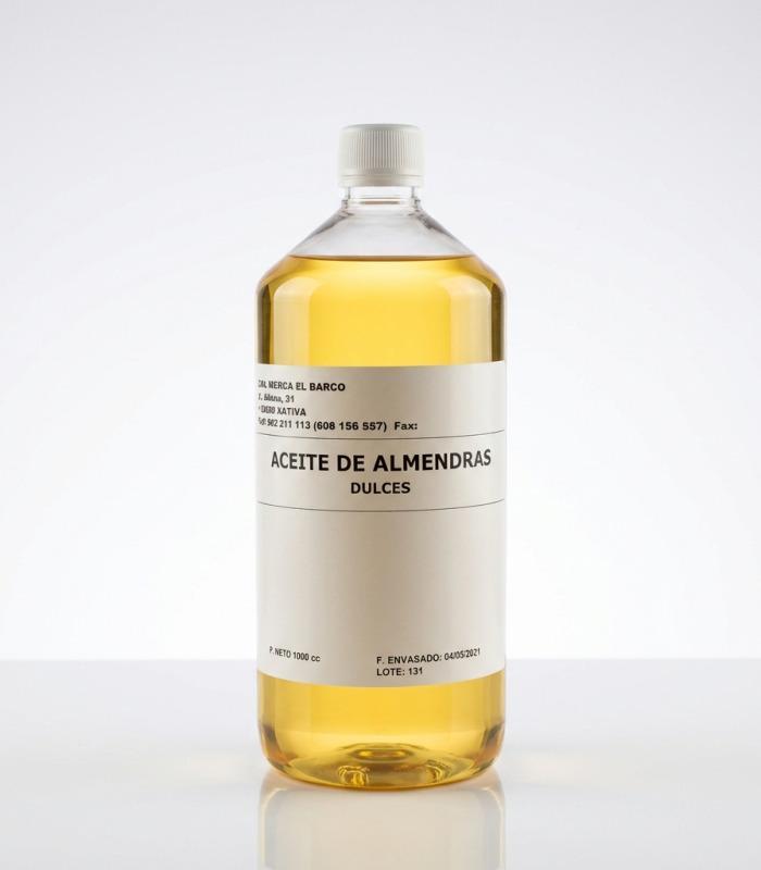 Botella plástica transparente de 1 litro con aceite de almendras dulces dorado y tapa blanca.
