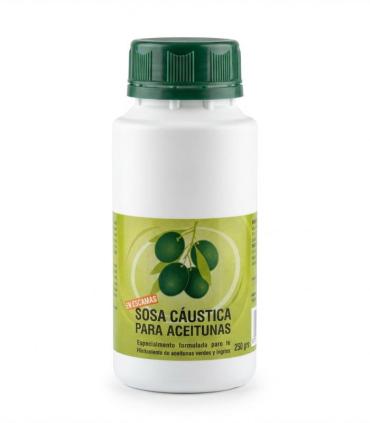 Bote cilíndrico blanco con tapa verde y etiqueta ilustrada con aceitunas, contiene 250g de sosa cáustica.