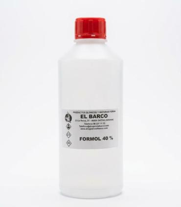 Botella plástica blanca de un litro con tapa roja, conteniendo solución de Formol al 40% con etiqueta informativa.