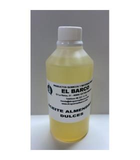 Botella plástica transparente de 250 ml con tapa blanca, conteniendo aceite de almendras dulces de color amarillo claro.